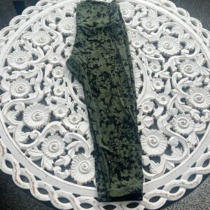 Lululemon align high waisted size 8 three-quarter length, yoga pants.